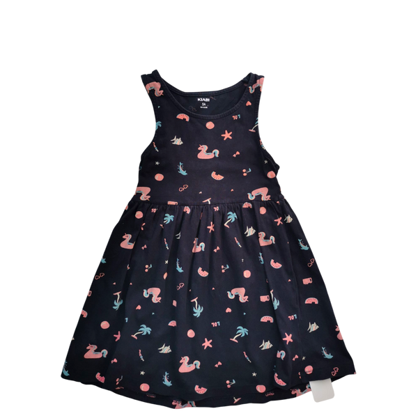 Robe bleue à motifs