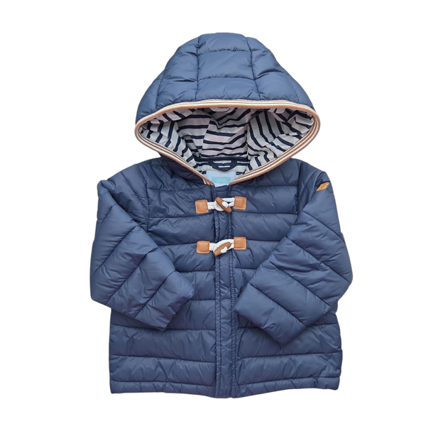 Doudounes bleues à capuche