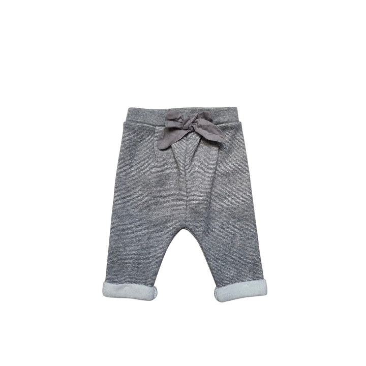 Pantalon Fille Kiabi gris un mois vêtement seconde main